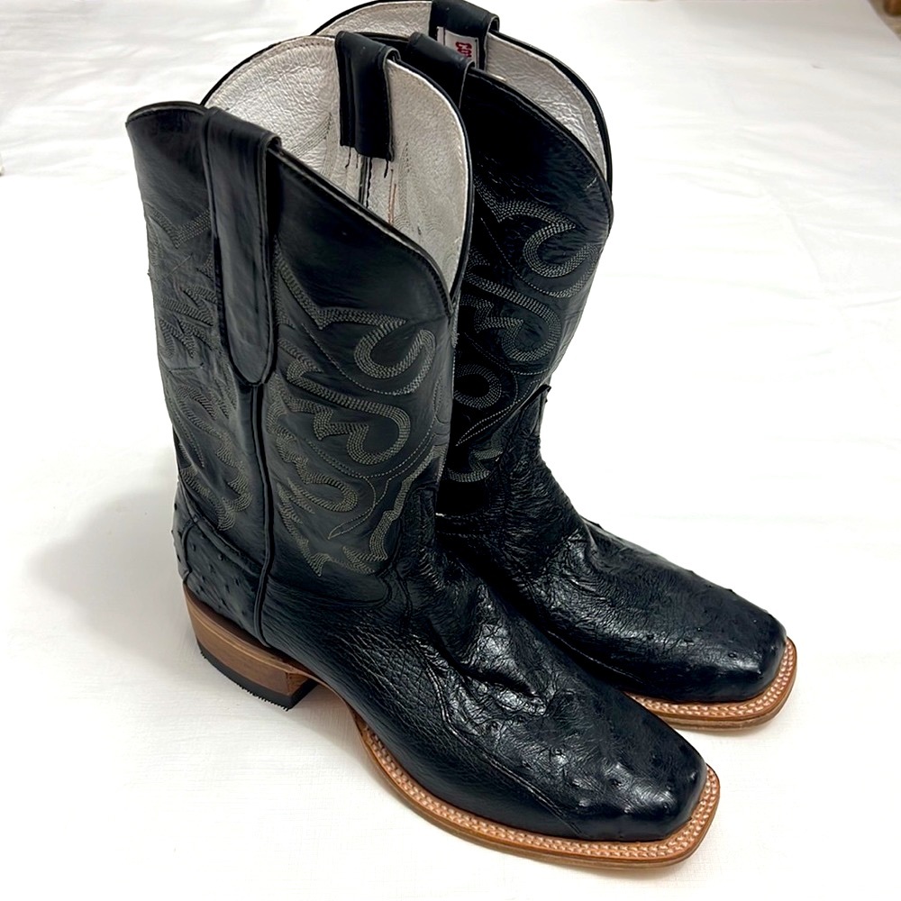 COWTOWN Women’s Black Ostrich Boots Q196